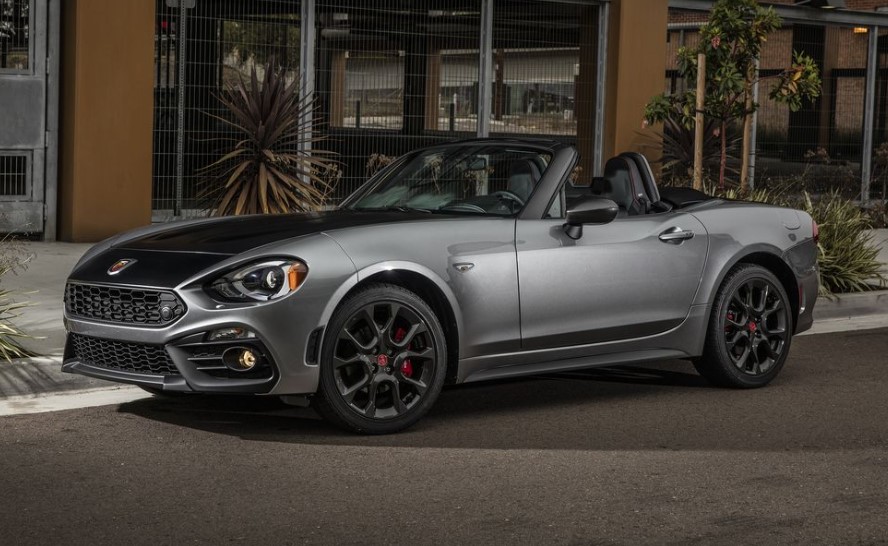 2020 Fiat 124 Spider with new exterior styling